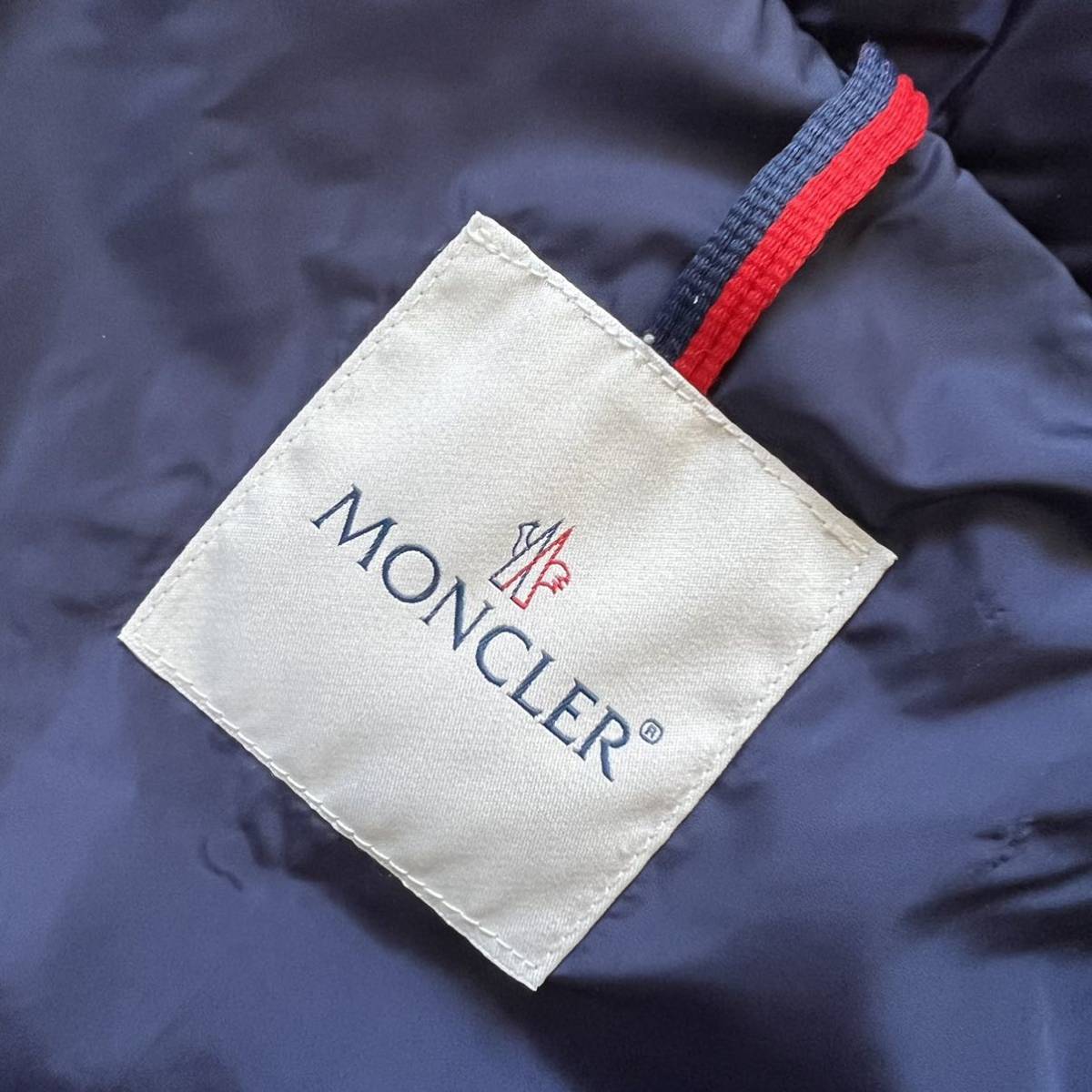 【送料無料】MONCLER モンクレール　サングリア　ダウンジャケット　冬物　コート　1 S 中綿　国内正規 SANGLIER アニメタグ　ネイビー