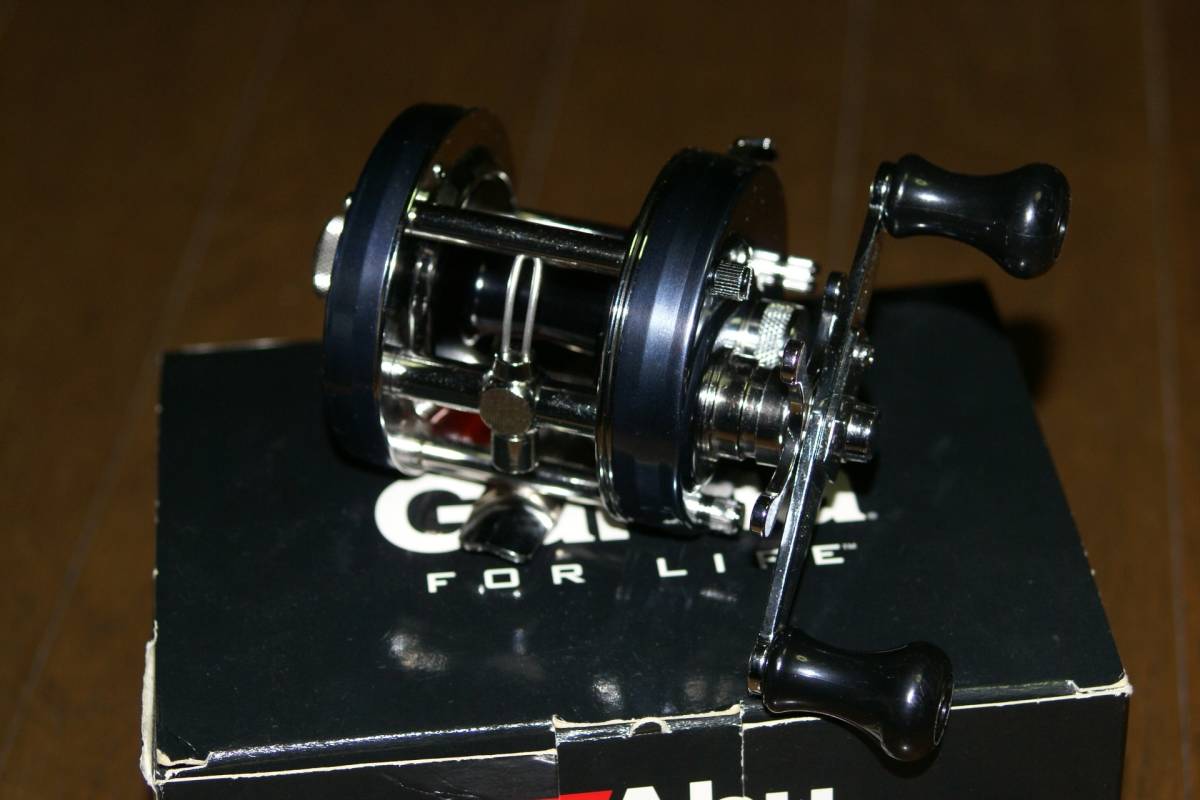 ABU Ambassadeur 5501CS 未使用 検5000 5500 2500 3500 フィッシング
