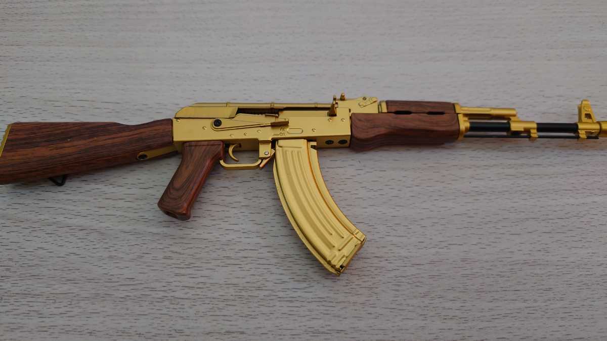 精巧1/3スケール　ミニチュアライフル　AK47 　ゴールド　ミリタリー　モデルガン　トイガン　鑑賞用