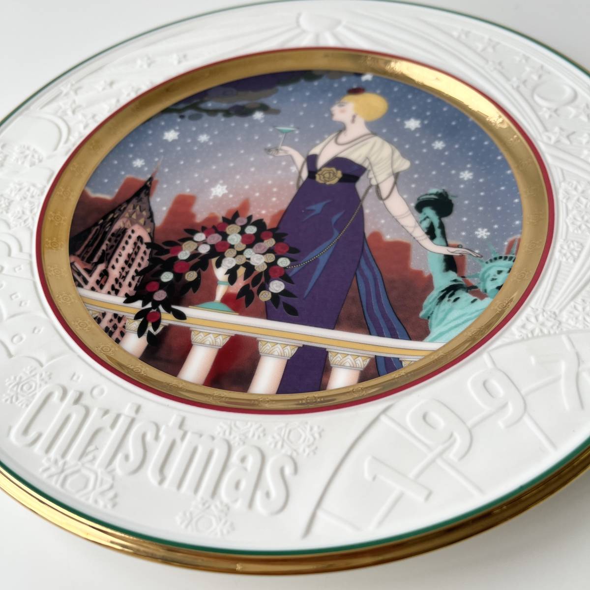 Noritake ノリタケ 1997 クリスマスプレート イヤープレート LADY in PARIS 金彩 美品 C_画像3