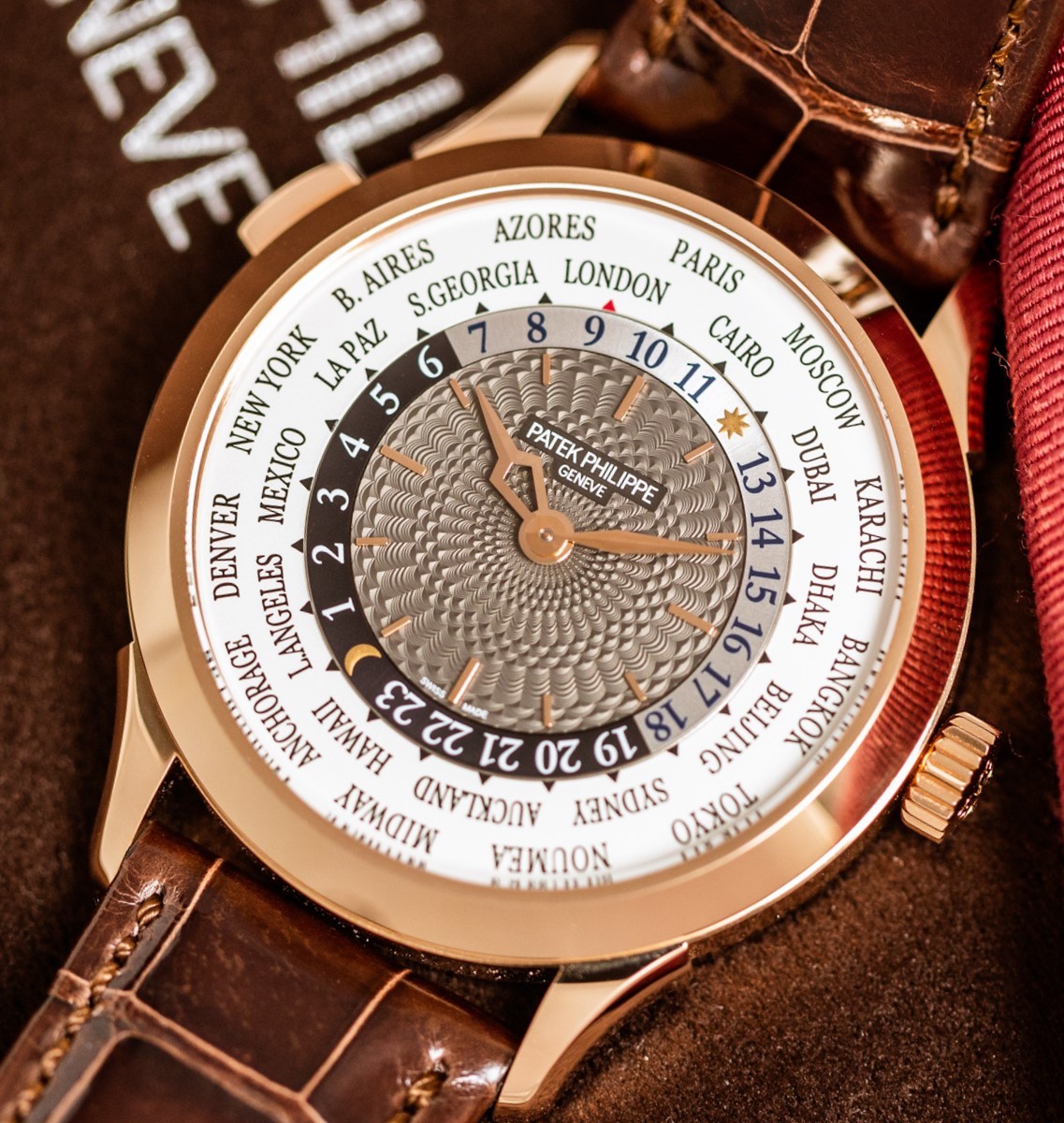 ★PATEK-PHILIPPE★パテックフィリップ World Time ワールドタイム 5230R 　K18RG最高級腕時計！！入手困難！！ _画像1