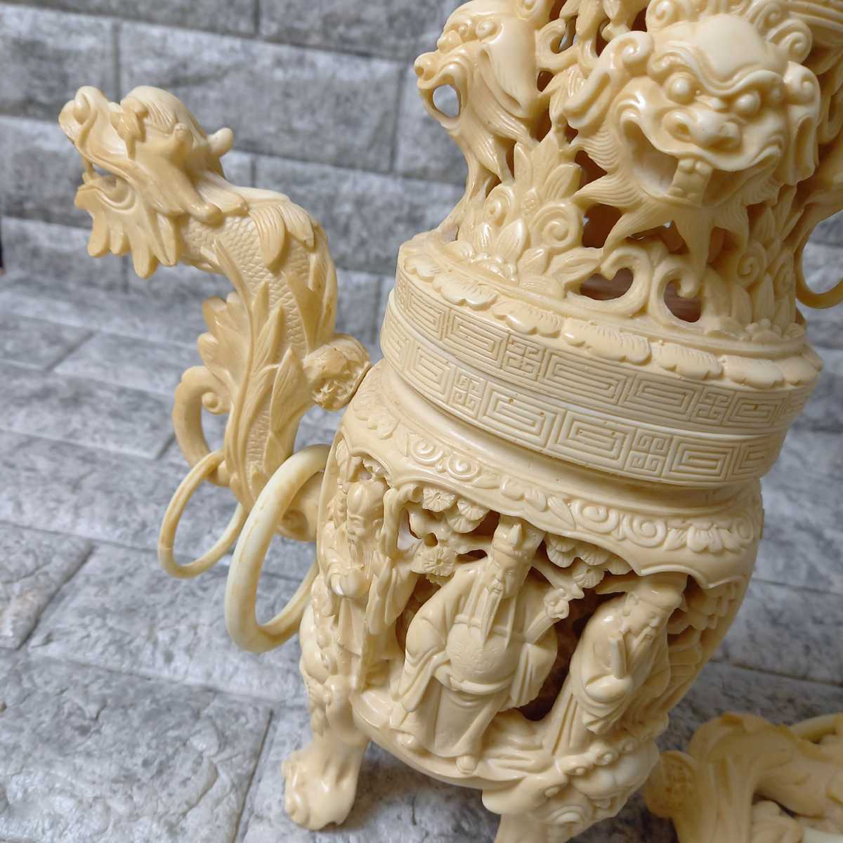 NK11a1 東洋彫刻 象牙風 中国 香炉 箱付き 細密彫 置物 マンモス芯料 