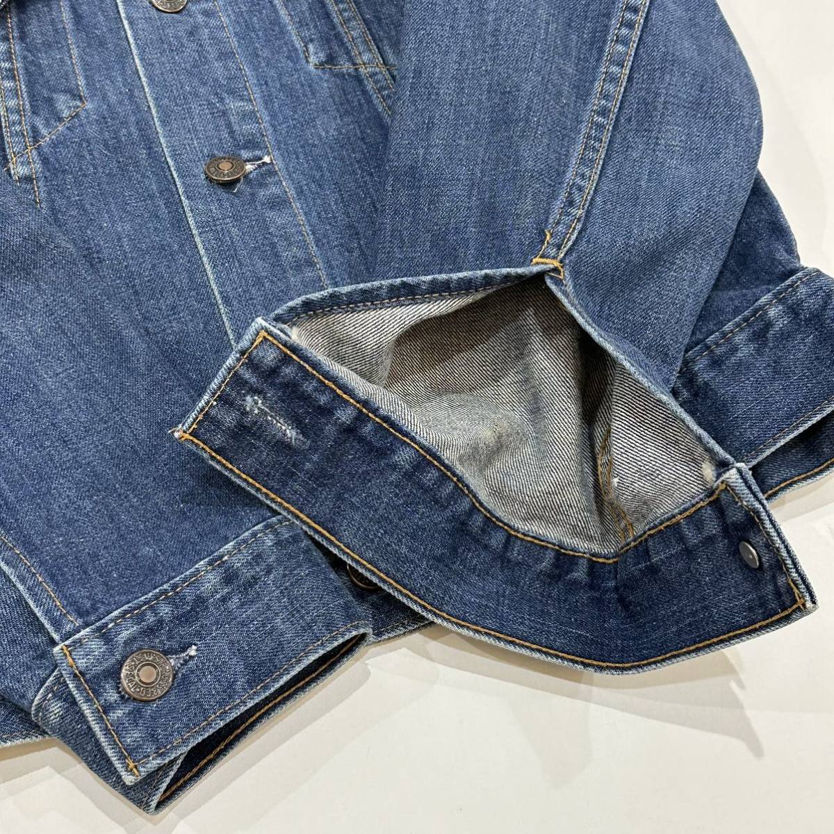 マカオ製 80's Levi's 70505 4stスモールe デニム ジャケット(36)ボタン刻印350 vintage Gジャン_画像6