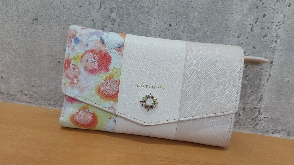 ルリア4℃ 三折り財布 レディースファッション 財布 www.potentehouston.com