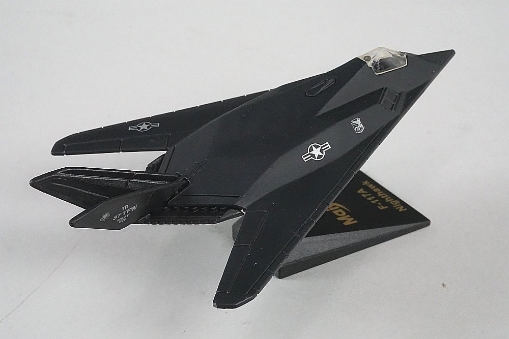 ★ Maisto マイスト ロッキード F-117A ナイトホーク / HH-60J ジェイホーク 全長約12cm など 2点セット_画像4
