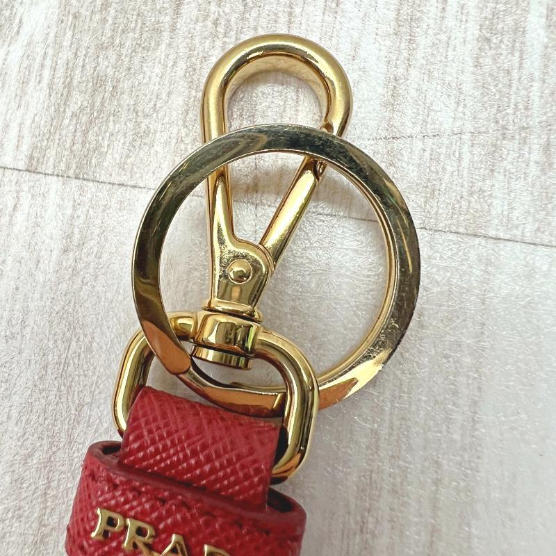 プラダ PRADA キーホルダー キーリング 三角プレート キーストラップ