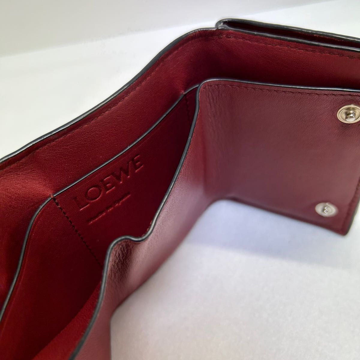 美品 ロエベ トライフォールドウォレット 三つ折り財布 レディース