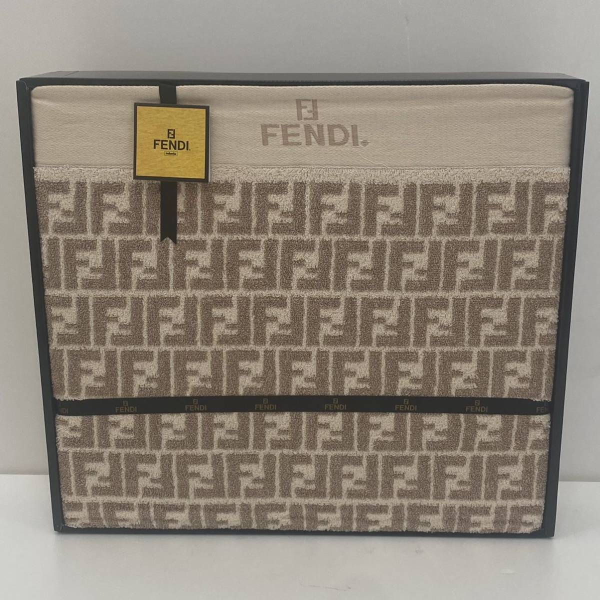 【送料無料】 FENDI/フェンディ/正規品/新品未使用/タオルケット/(149y)_画像1