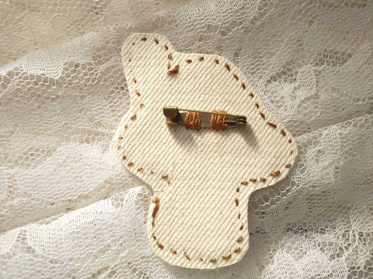 刺繍ブローチ キノコ きのこハウス ハンドメイド 手作り メルヘン_画像6