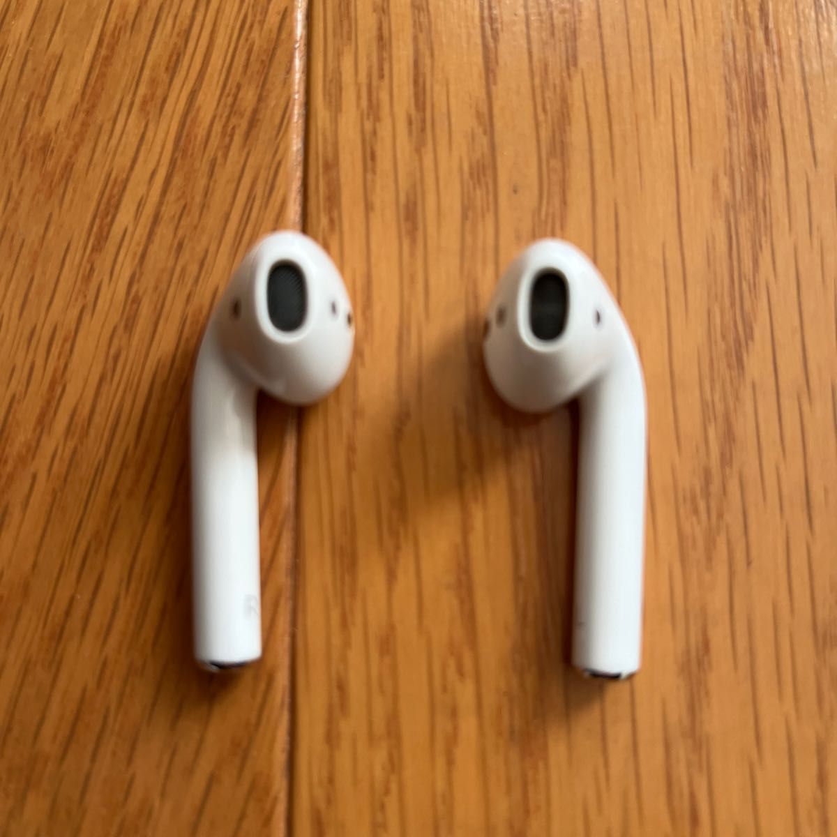 「値下げ」純正品　Apple AirPods エアポッツ　第1世代　ジャンク品他社のケース及び充電ケーブル付き