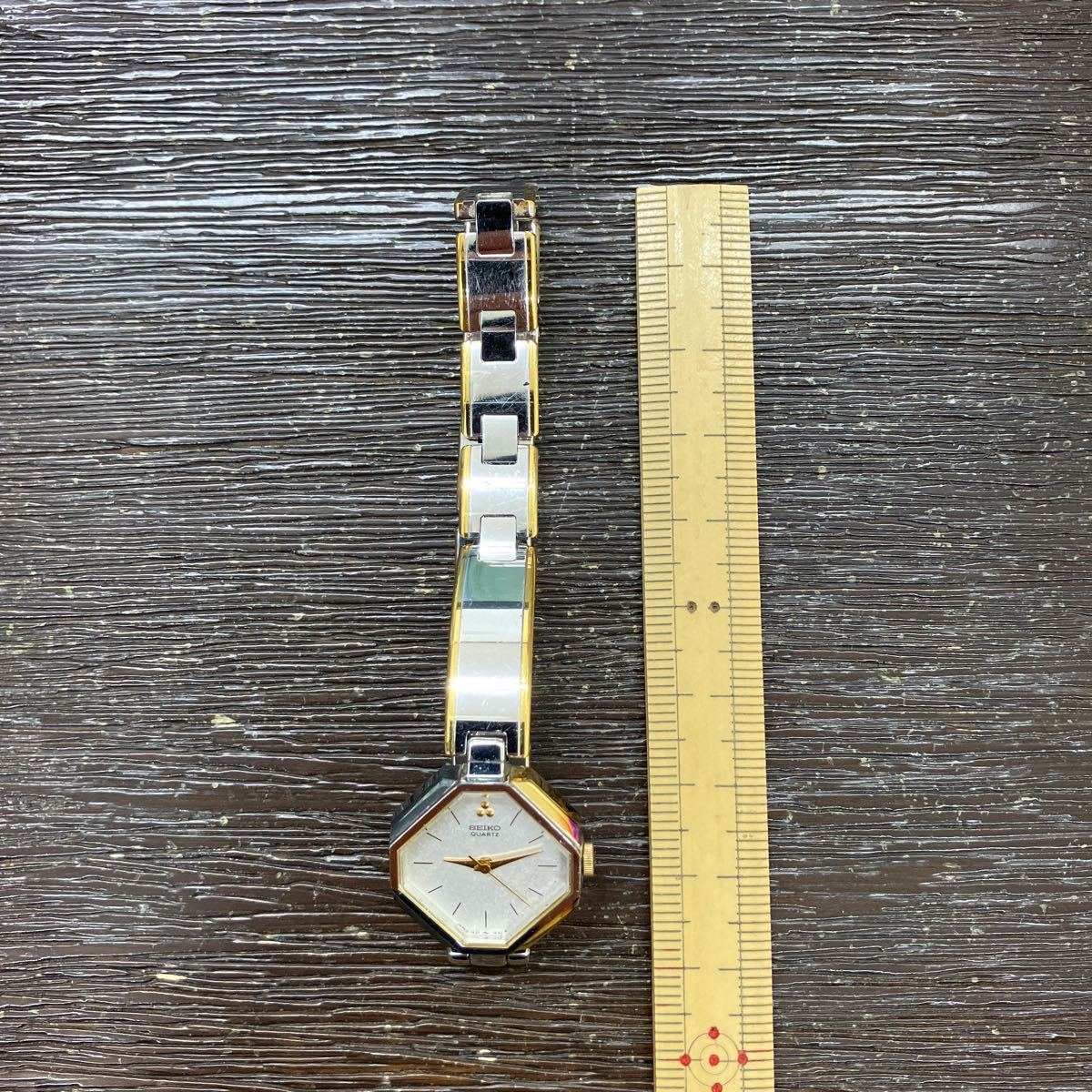SEIKO セイコー クォーツ式 腕時計 レディース_画像2