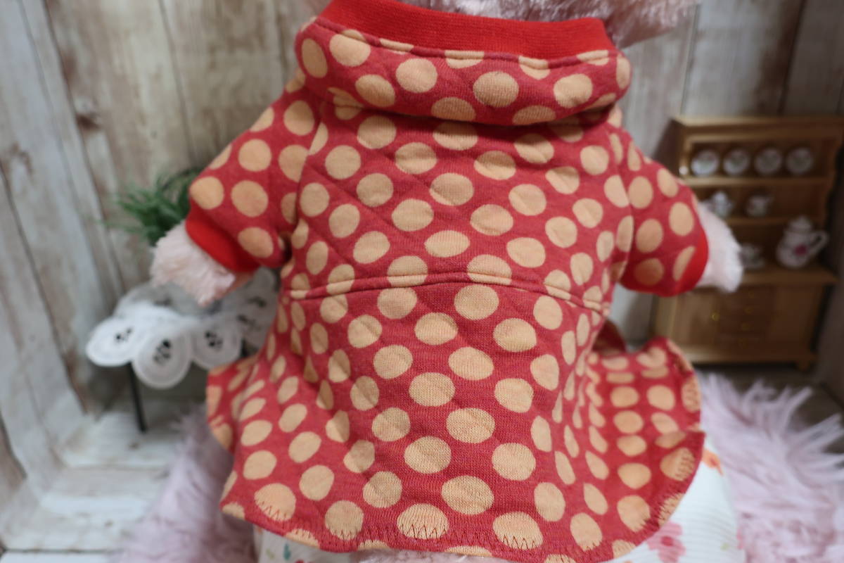 水玉×赤色　リボン付き　リーナベルＳサイズコスチューム　縫いぐるみのお洋服　ハンドメイド　パーカー風ワンピース_画像3