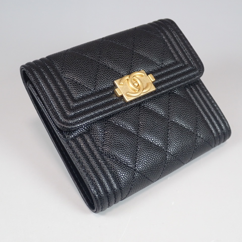 人気デザイナー CHANEL シャネル 三つ折り 財布 『BOY CHANELスモール