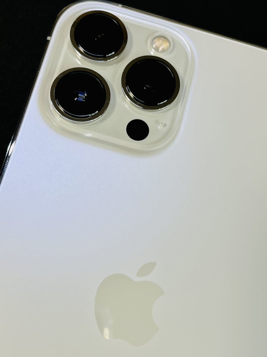 送料無料 美品 iPhone13 pro max 256GB A2641 MLJ93J/A シルバー 白