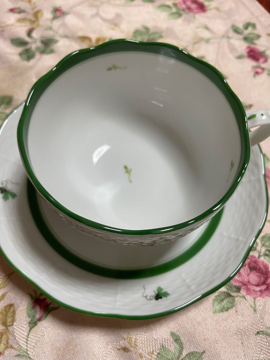 ☆新品未使用☆HEREND ウィーンの薔薇 ティーカップ&ソーサーペア