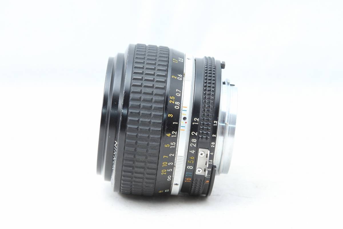 美品☆Nikon ニコン Nikkor Ai-s Ais 50mm f1.2 単焦点 マニュアルフォーカス レンズ Fマウント 一眼レフカメラ用_画像8