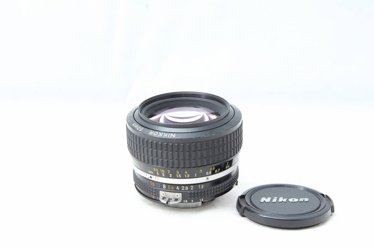 美品☆Nikon ニコン Nikkor Ai-s Ais 50mm f1.2 単焦点 マニュアルフォーカス レンズ Fマウント 一眼レフカメラ用_画像3