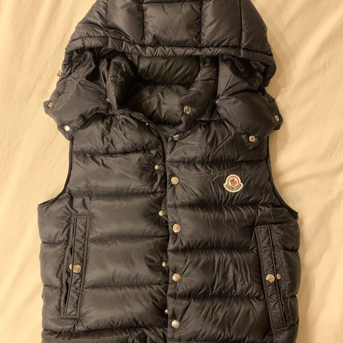 最新作SALE MONCLER - MONCLER モンクレール ダウンベスト ベストの