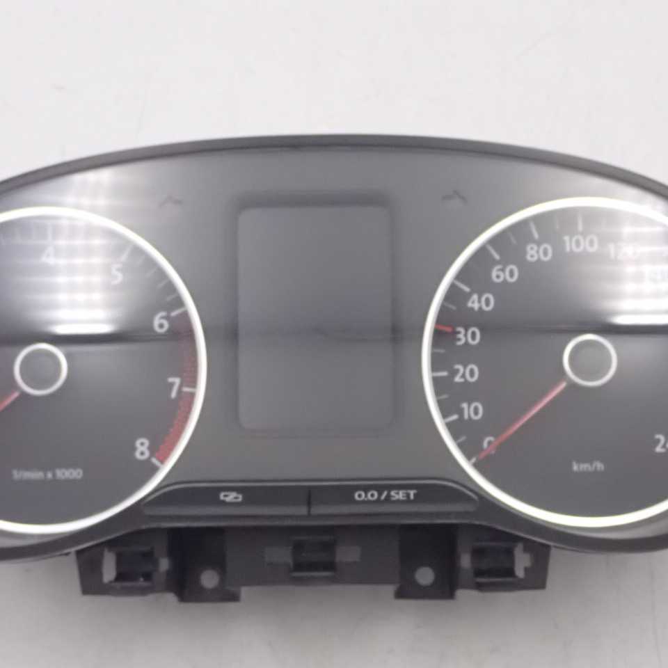 平成23年 VW ポロ 6RCBZ 6R型 純正 スピードメーター 6R0920 860F 62067km 中古 即決_画像3