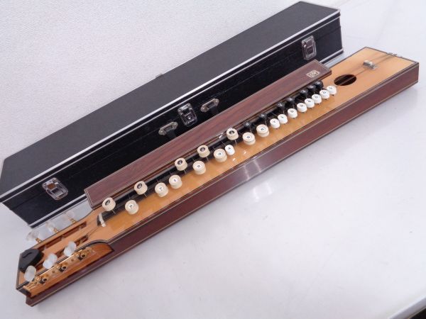 高級 大正琴 菊八重 28鍵 F28JS号 60615 ハードケース付き / 菊八重琴 和楽器 弦楽器 い096-4c