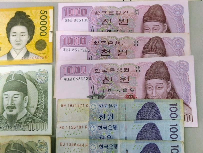 韓国 90000ウォン 韓国 紙幣 旧札 新札 流通札 おまとめ 格安スタート 