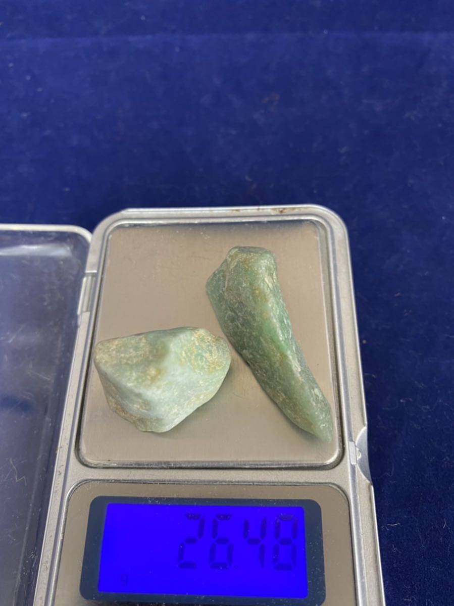 天然翡翠】 糸魚川産 翡翠 原石 ヒスイ 国産鉱物 国石 観賞石