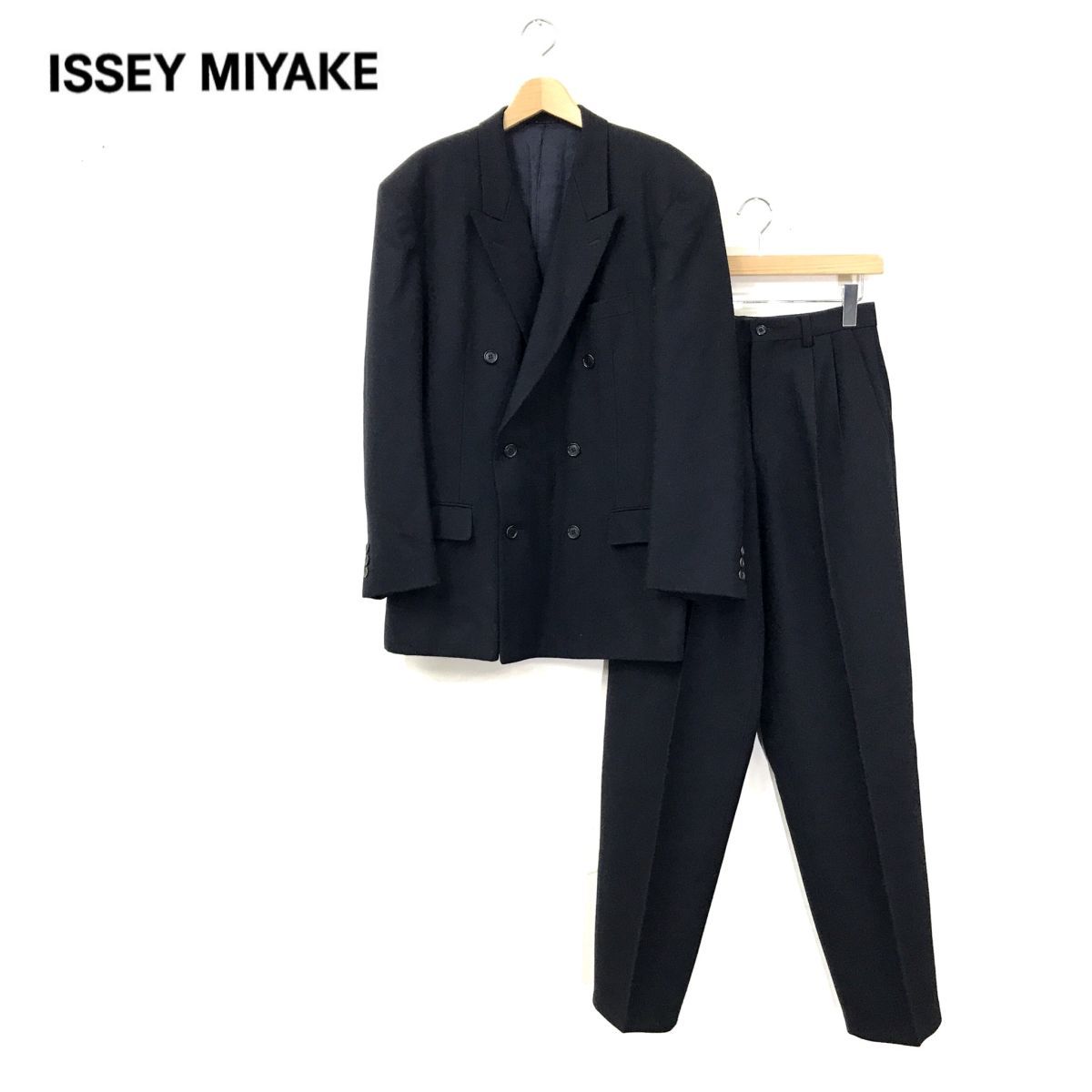 ISSEY MIYAKE INC. イッセイミヤケ セットアップ ブラック | labiela.com