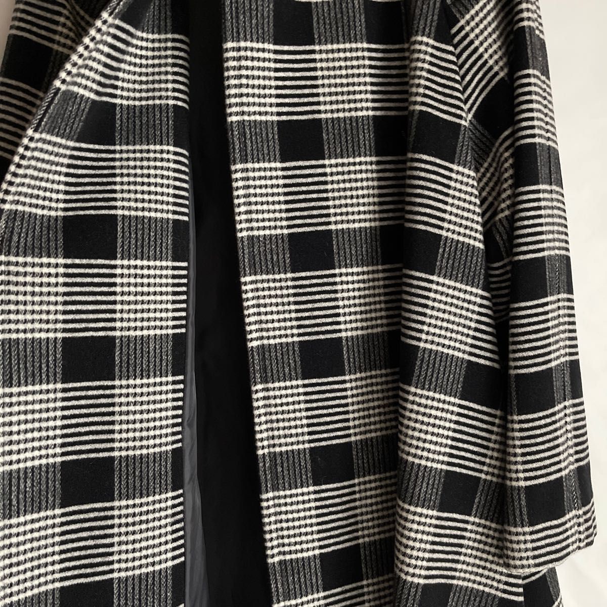オンワード樫山　レディース　ブラック×ホワイトチェック柄ロングコート　ウール  ゆったりサイズ