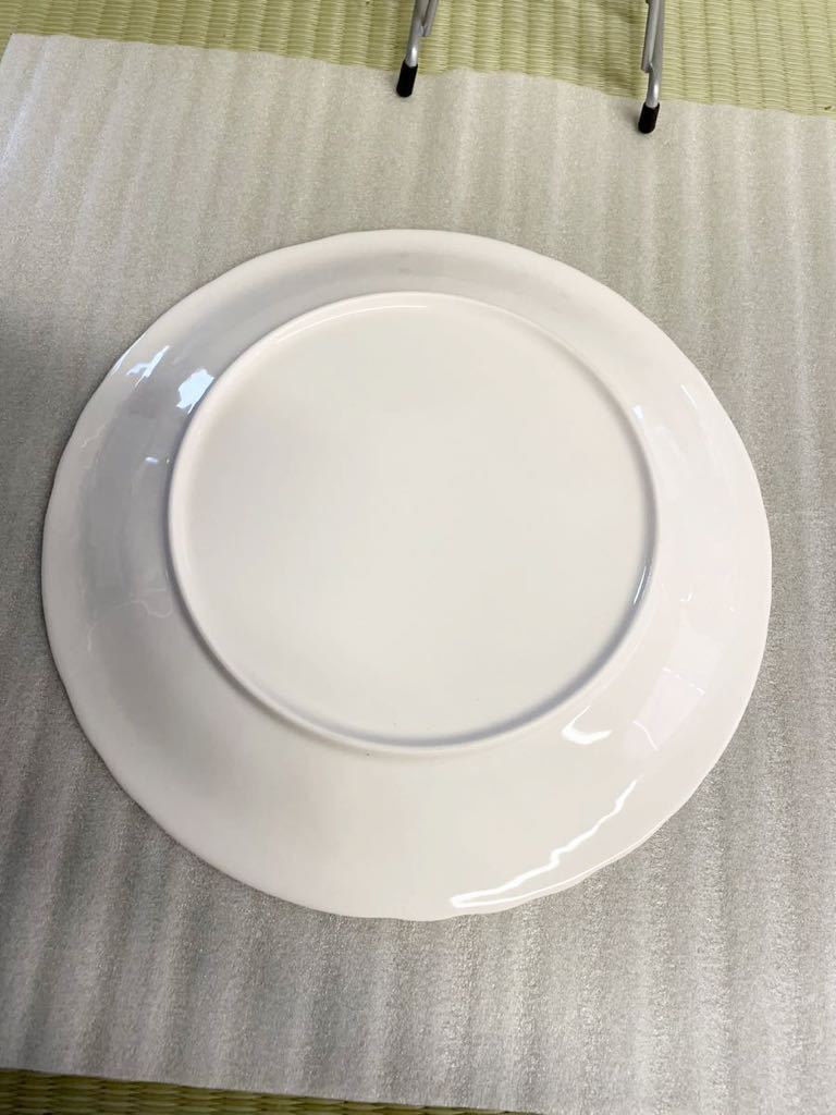 【未使用品】お得な5枚セット♪NATURAL ROMAN 白いお皿 大皿26cm1枚、中皿18.5cm4枚の画像2