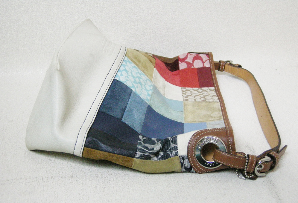 #COACH[ Coach ] white leather colorful patchwork bag storage bag attaching #