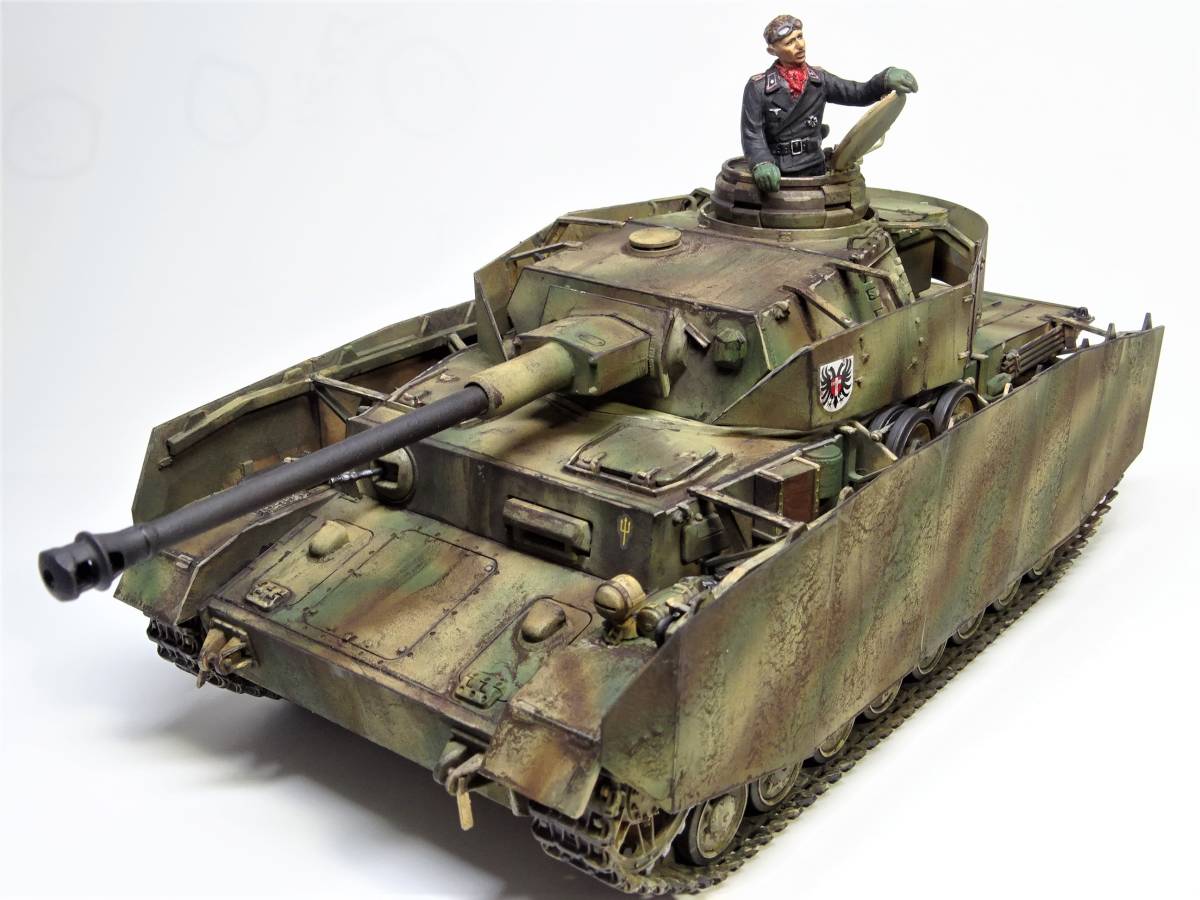 ヤフオク! - 1/35 ドイツⅣ号戦車H型 人形付き塗装済み完成品