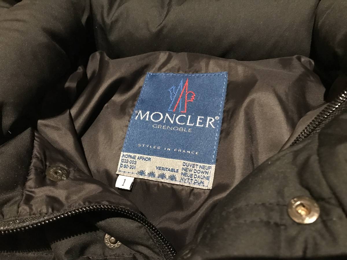 Yahoo!オークション - MONCLER モンクレール PARIS パリス 青 Yahoo!オークション - MONCLER モンクレール PARIS パリス 青