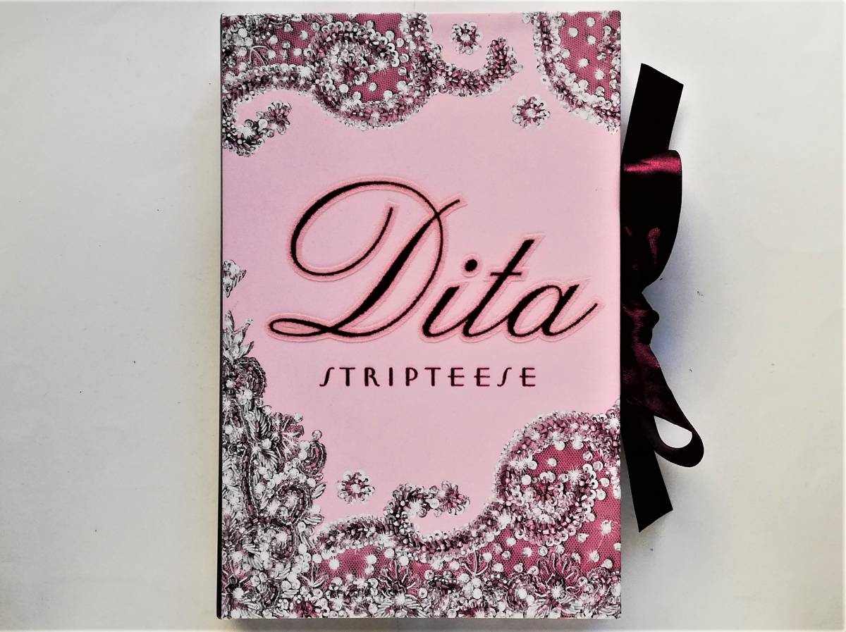 Dita von Teese / Dita Stripteese　ディタ・フォン・ティース flip book パラパラ写真集