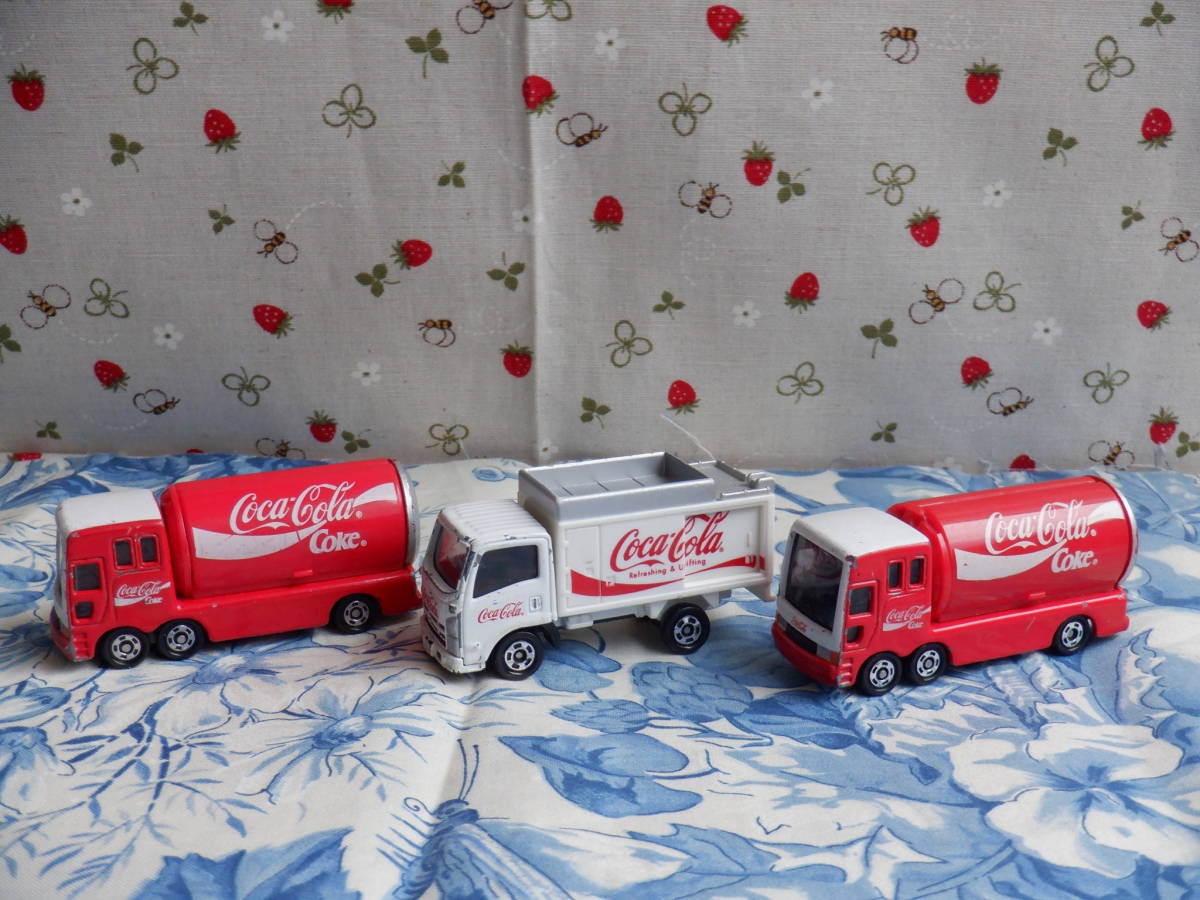 Ｂ１２『ミニカー★コカ・コーラトラック～３台まとめて　赤２台＆白１台』_画像1