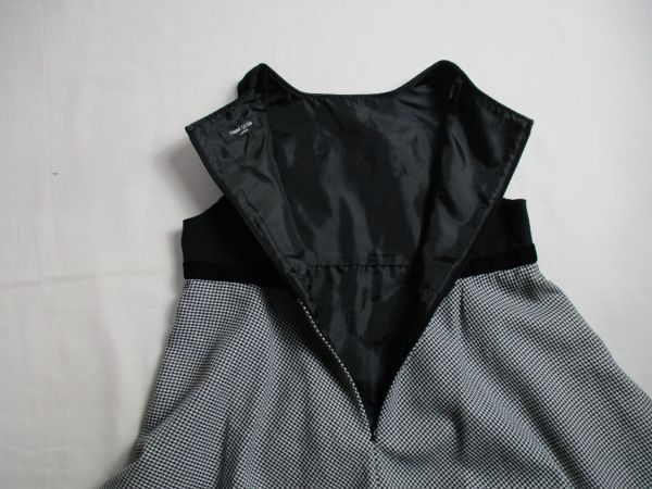 BE723【COMME CA ISM *  ... размер  ...】 лого   вышивание  　 оборотная сторона ... идет в комплекте 　 рукав  нет  　... юбка 　 женщина  ...　 черный 　120Ａ