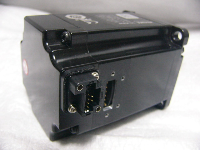 ☆未使用に近い☆ KEYENCE SV2-M040AK ACサーボモータ (400W