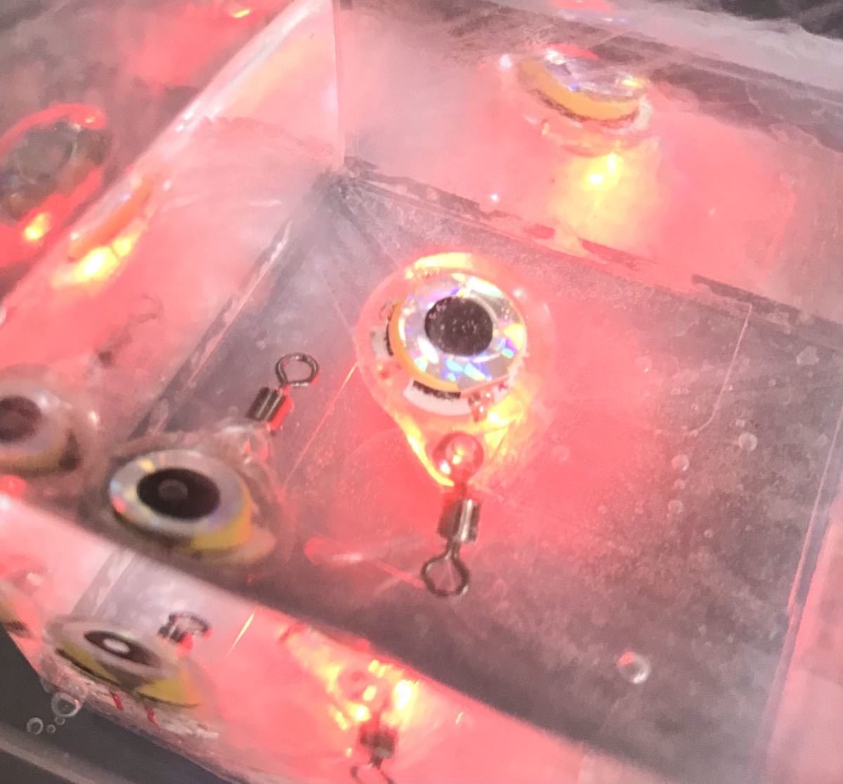 集魚ライト　集魚灯　魚眼ライト　多用途　小型　LEDライト　赤　緑　2個セット　フィッシング　ライト　送料無料
