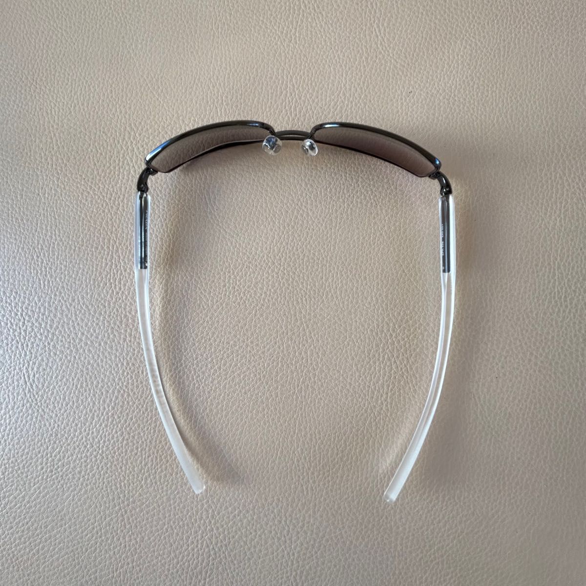 PRADA プラダ スクエア サングラス グレー SPR53E 5AV-5D1 日本 PRADA プラダ スクエア サングラス グレー SPR53E 5AV-5D1 日本