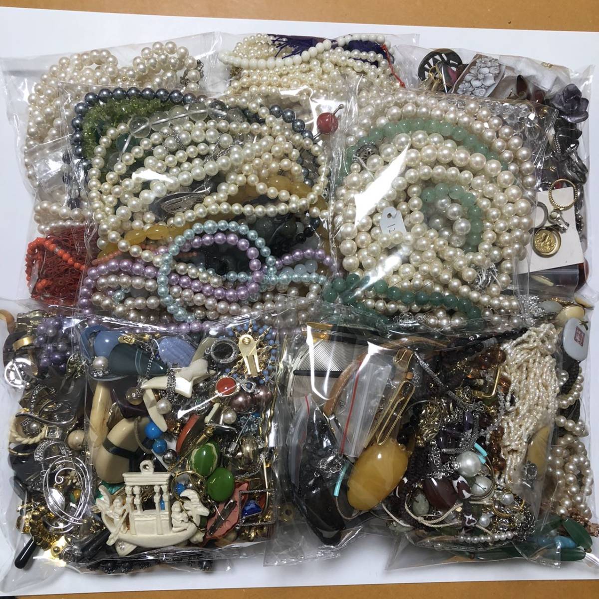 ヤフオク! - アクセサリー 大量まとめて 総重量約5.3kg箱ケ...