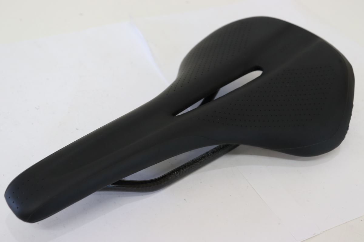 ★SPECIALIZED スペシャライズド S-WORKS PHENOM CARBON SADDLE サドル カーボンレール 美品の画像2