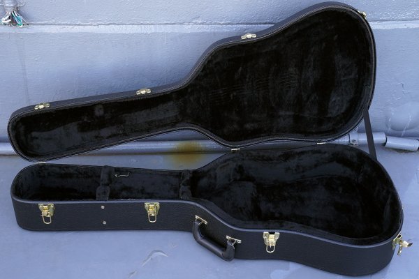 格安新品 Gibson トレッドノートハードケースの通販 by MARUs shop