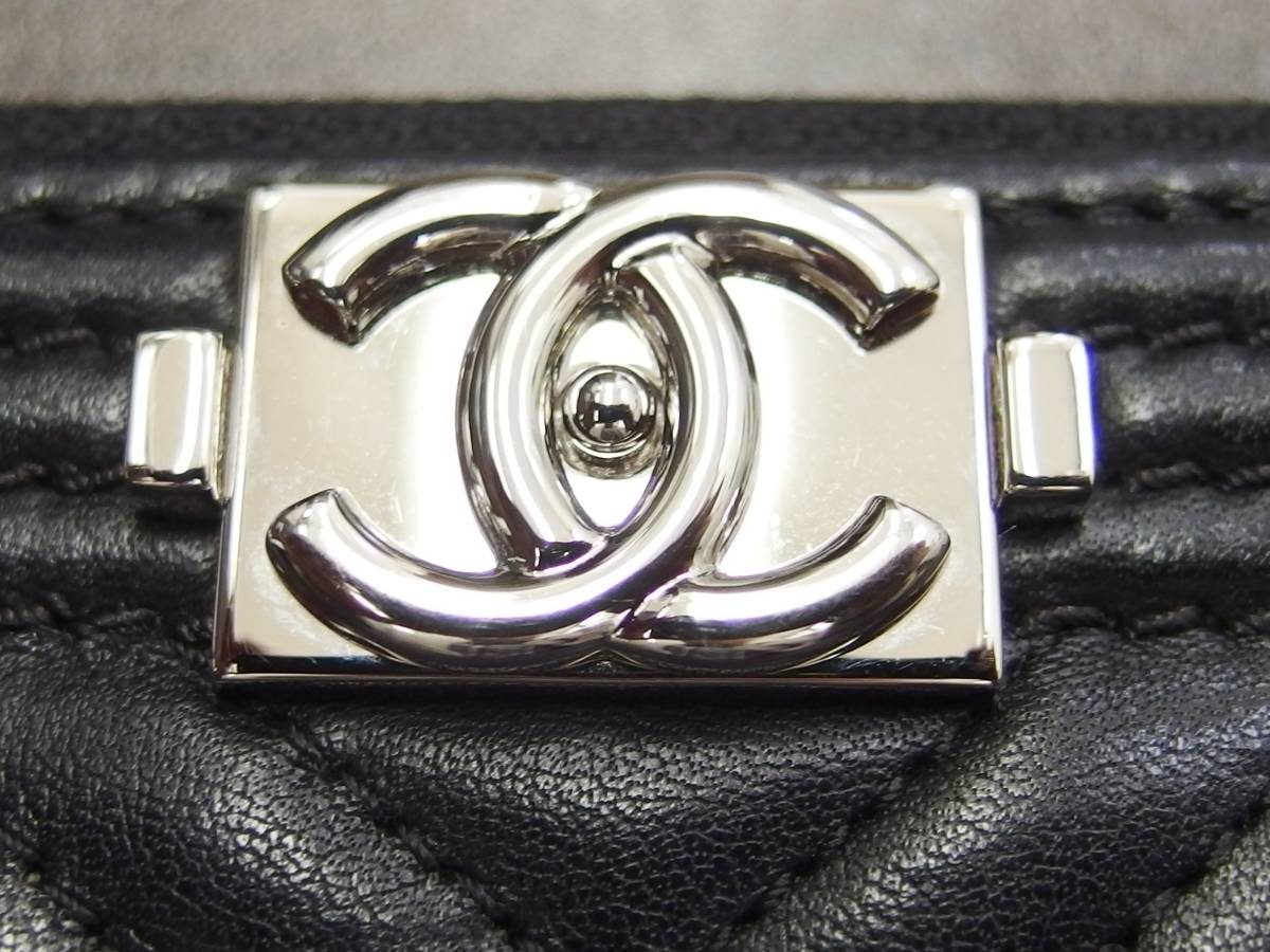 最大65%オフ! 美品 CHANEL シャネル ボーイシャネル シェブロン V