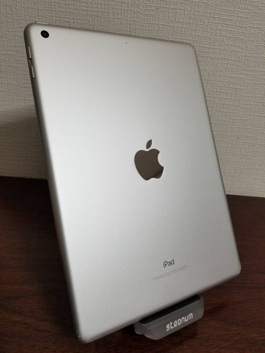 E59 iPad 5 (第5世代, 9.7inch) A9 / 2GB / 32GB Silver Wi-Fiモデル バッテリー80％ MP2G2 J/A A1822 Apple・iphone・galaxy・タブレット_画像4