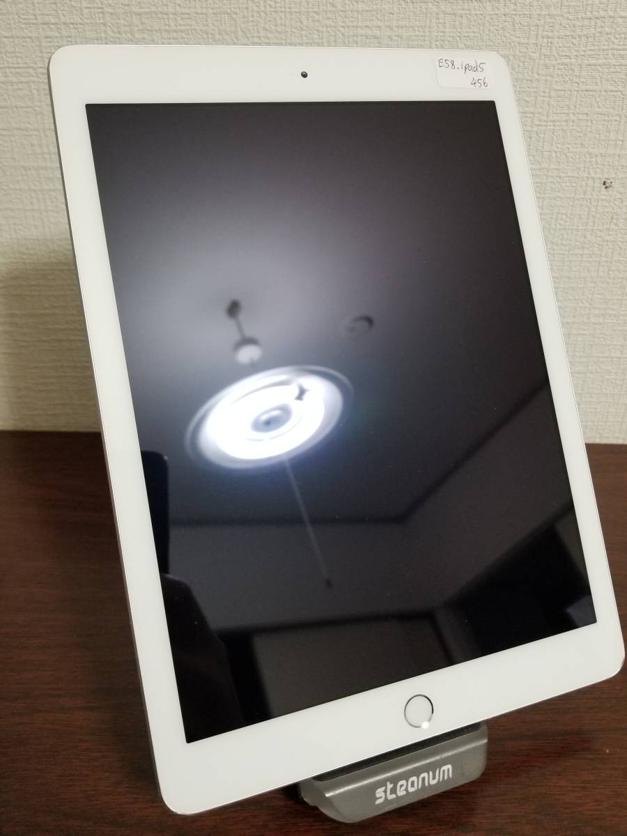 E58 iPad 5 (第5世代, 9.7inch) A9 / 2GB / 32GB Silver Wi-Fiモデル バッテリー88％ MP2G2 J/A A1822 Apple・iphone・galaxy・タブレット_画像4