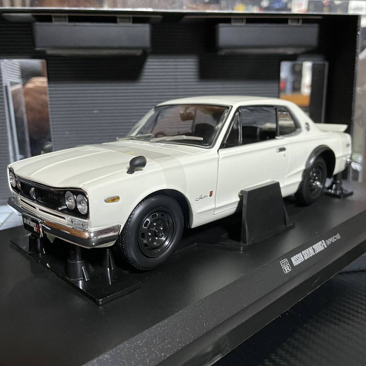  распроданный не выставленный товар Kyosho 1/18 Nissan Skyline 2000GT-R (KPGC10) Hakosuka 