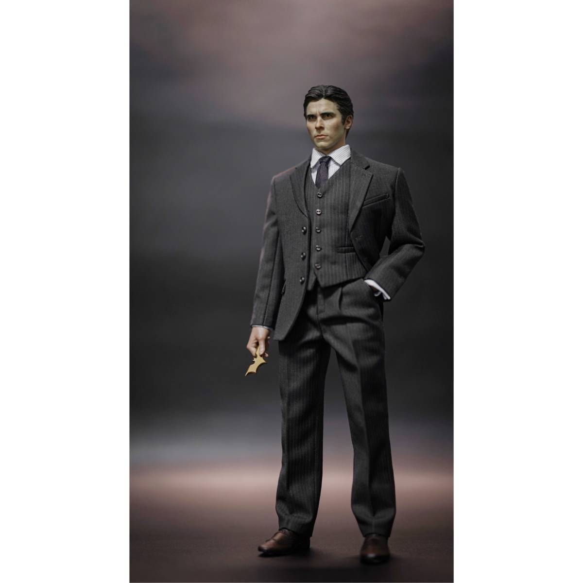 ブルース・ウェイン バットマン カスタム品 1/6 ボディ付き 全身 ブルース・ウェイン バットマン カスタム品 1/6 ボディ付き 全身