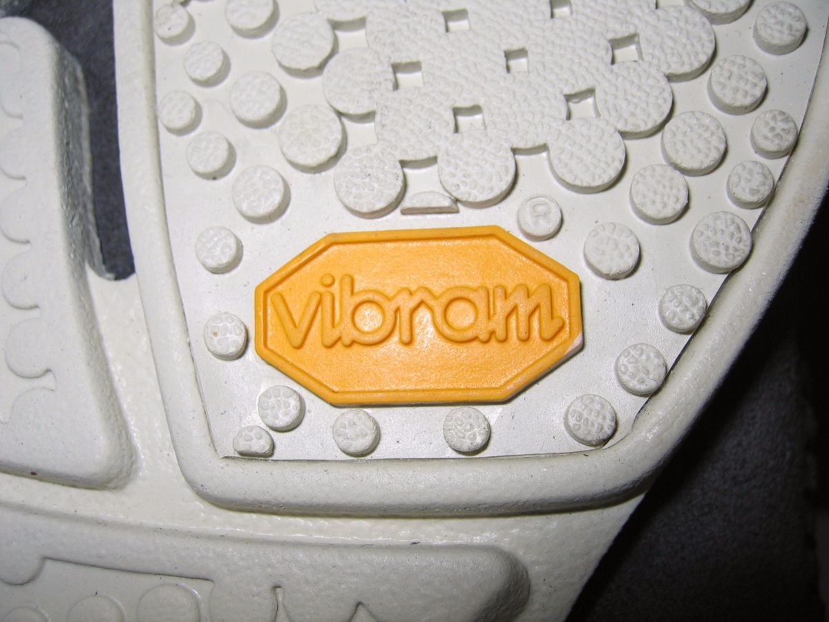 新品 定価2.75万▼ 26.5cm US 8.5 EU 41.5 クラークス × シップス Vibramソール ボア デザート ブーツ ヌバック レザー ミドルカット 濃灰 7