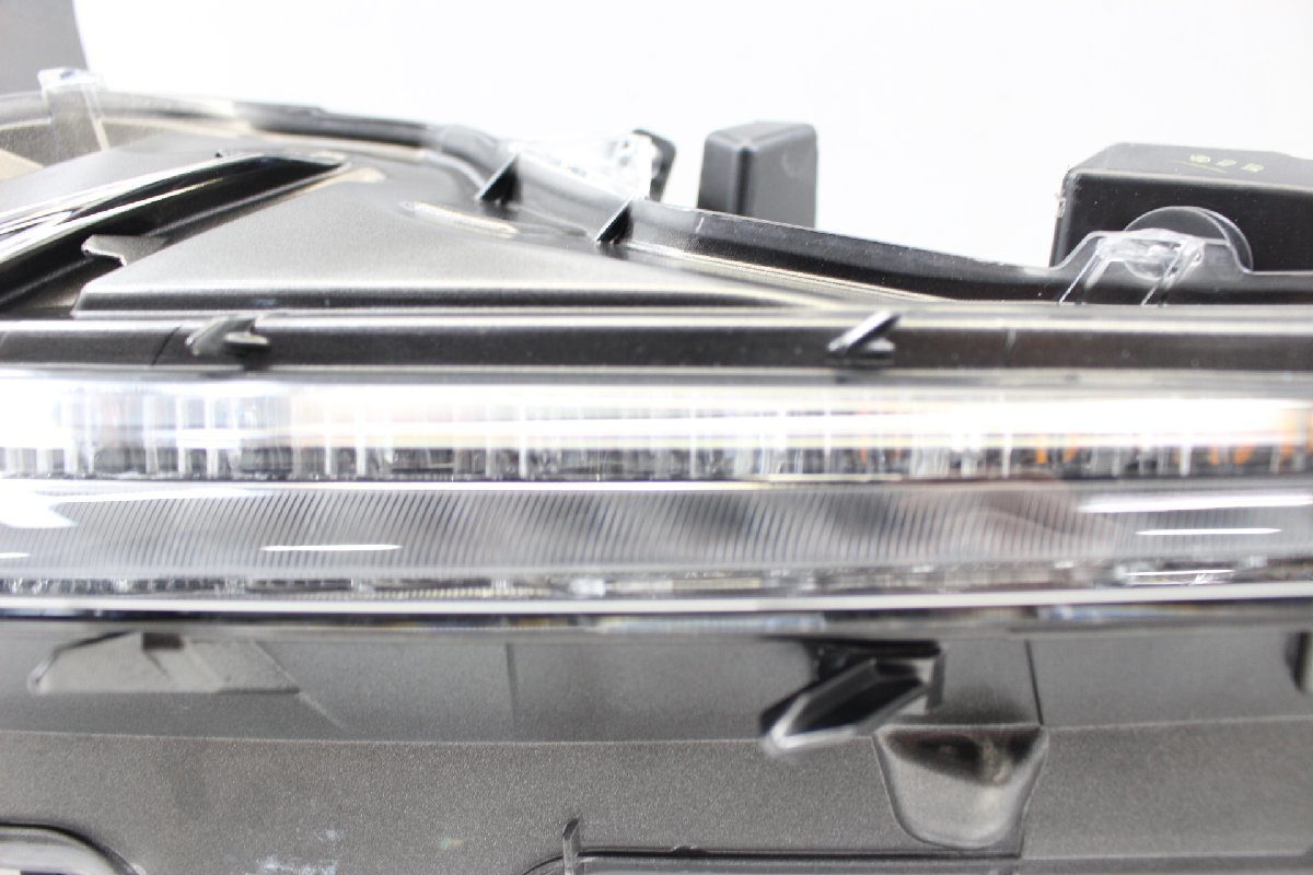 美品　レクサス　 NX 　AGZ10 AGZ15 AYZ10 AYZ15 後期　LED　クリアランスランプ 　ウィンカー　左　左側　78-36　打刻Y　274222_画像3