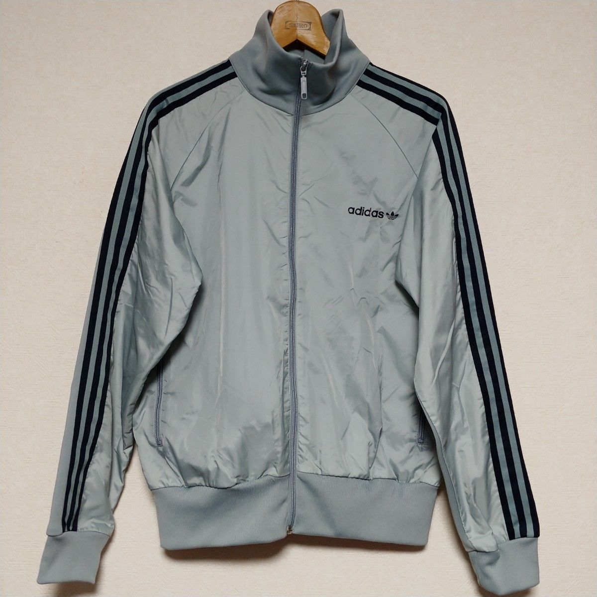 adidas originals アディダス 万国旗タグ トラックジャケット adidas originals アディダス 万国旗タグ トラックジャケット