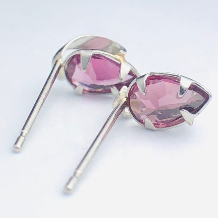 [77] PT900 earrings pair Shape ... type small .. pink series stone 0.7g (610)